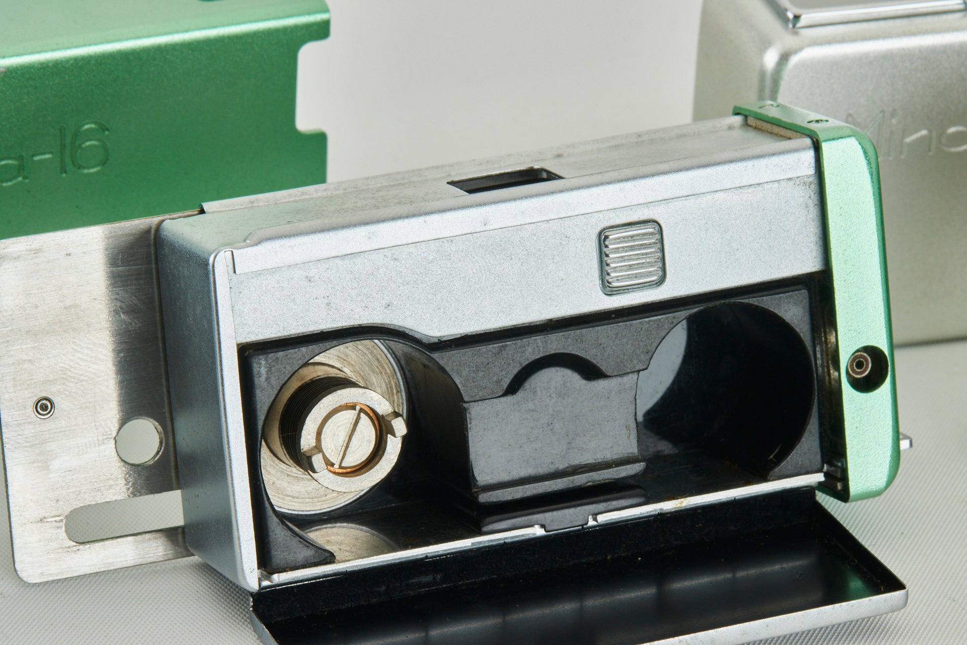 Minolta 16 Camera 16mm Set  CE11477
