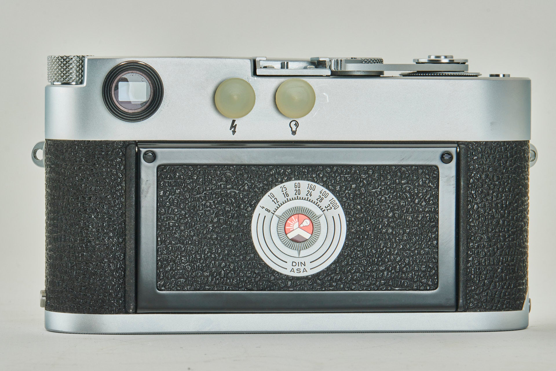 Leica M2 Butten Rewind No.959892 and Case CE11485
