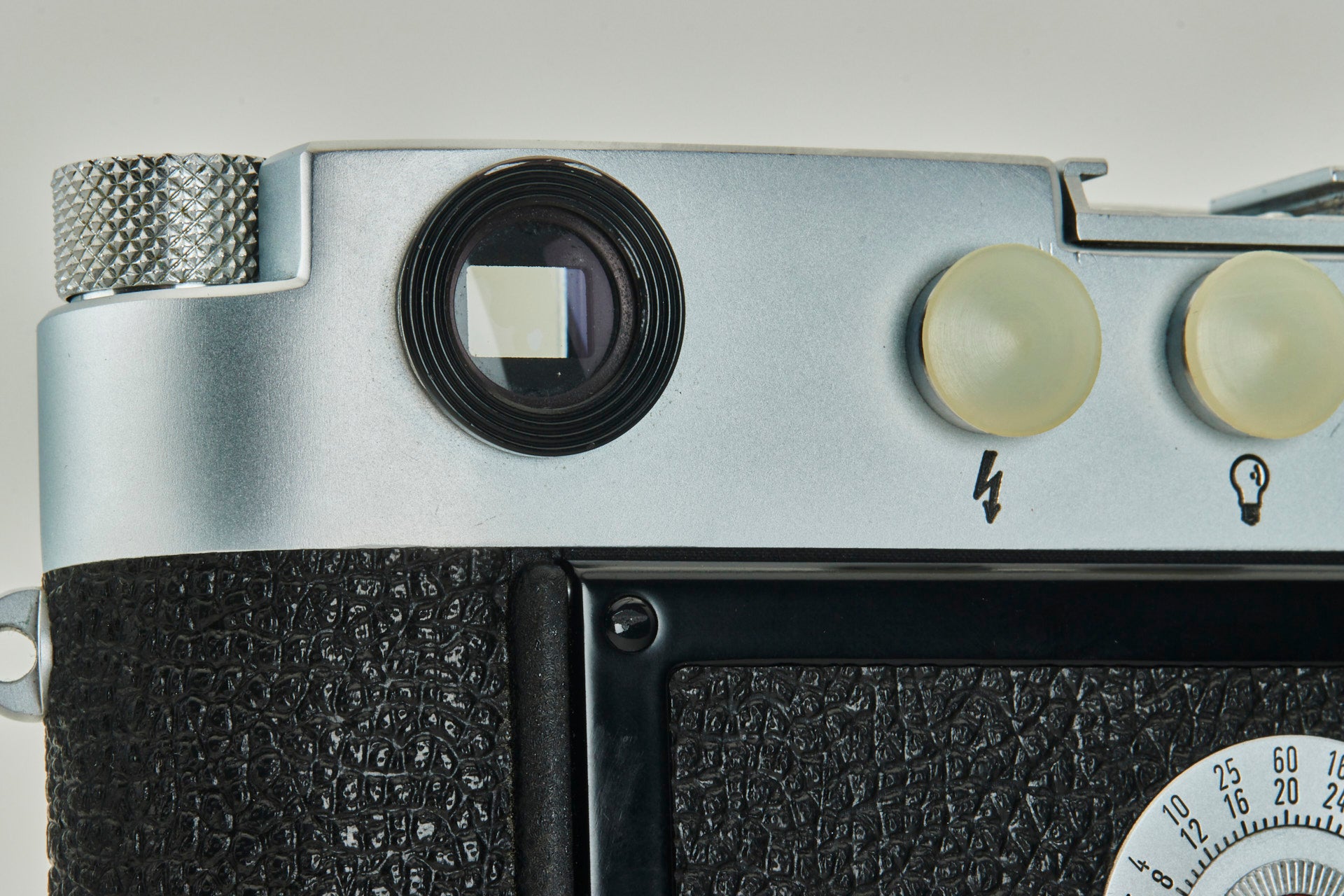 Leica M2 Butten Rewind No.959892 and Case CE11485