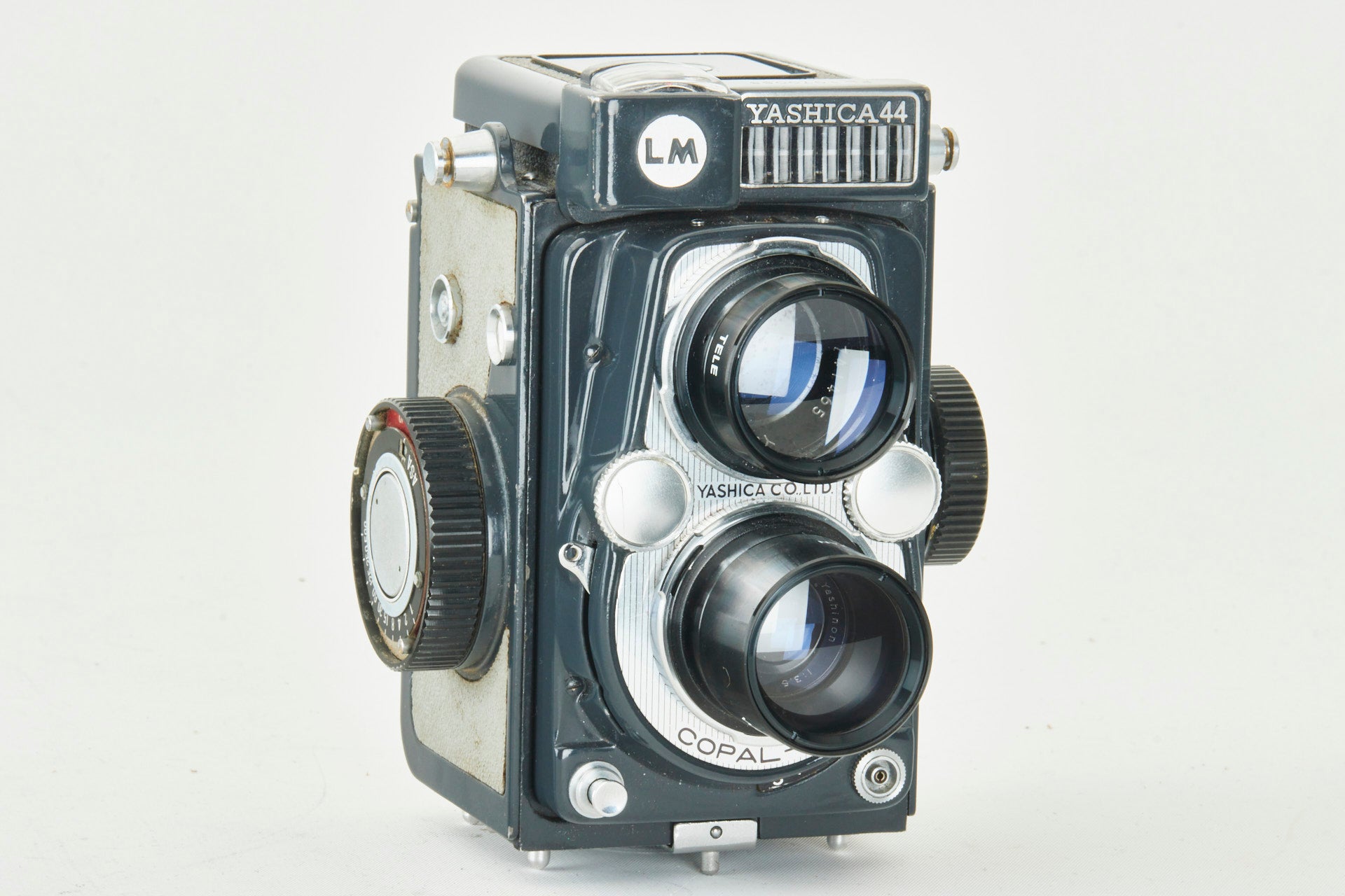 Yashica 44 LM w.Yashinon 3,5/60mm w, Telelens Case Strap and Cap CE11039