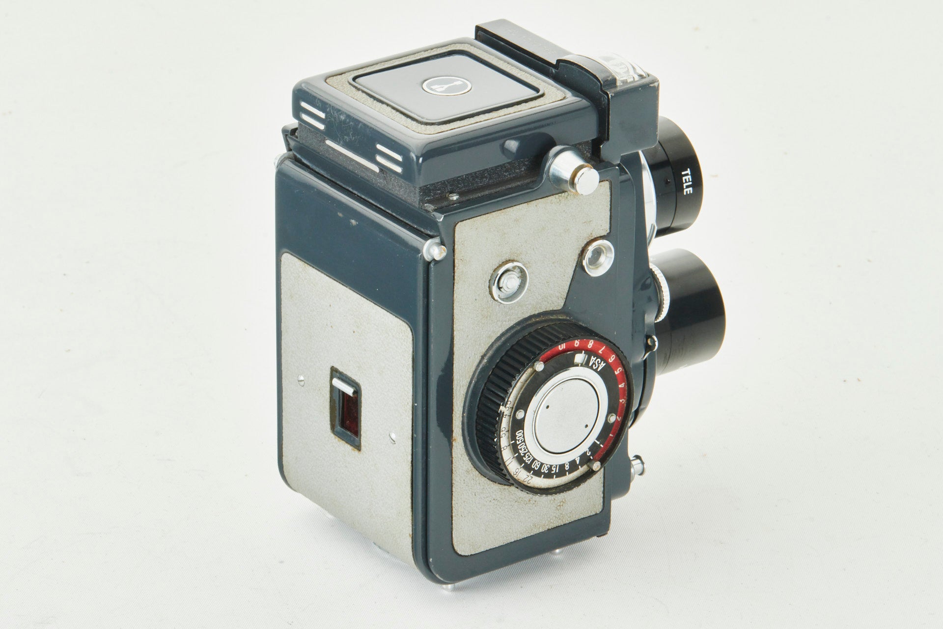 Yashica 44 LM w.Yashinon 3,5/60mm w, Telelens Case Strap and Cap CE11039