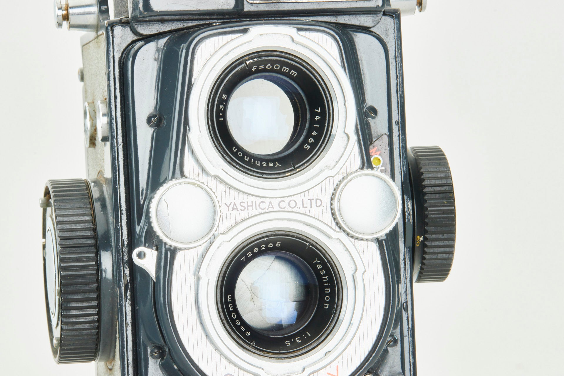 Yashica 44 LM w.Yashinon 3,5/60mm w, Telelens Case Strap and Cap CE11039