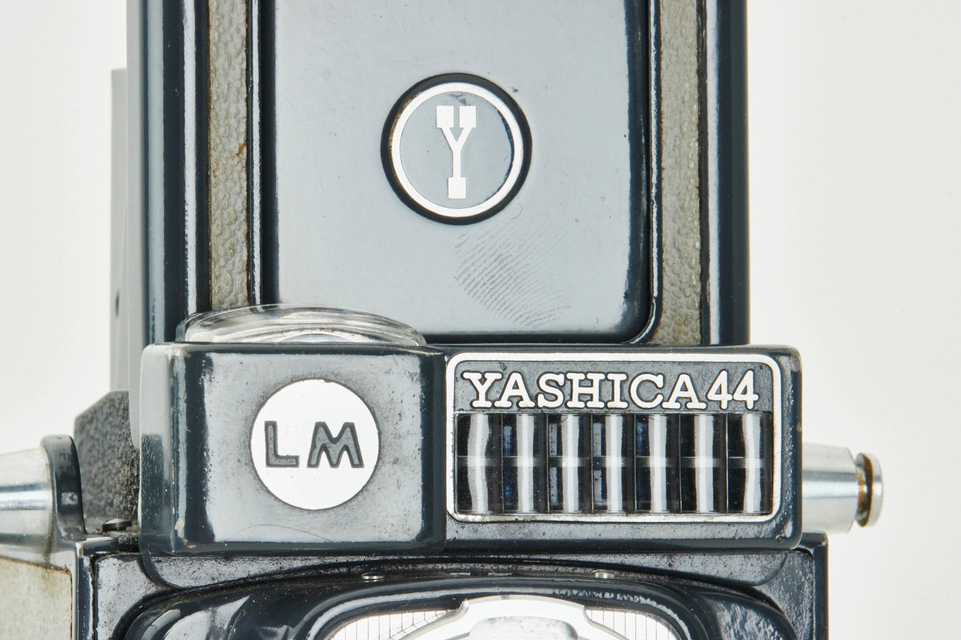 Yashica 44 LM w.Yashinon 3,5/60mm w, Telelens Case Strap and Cap CE11039