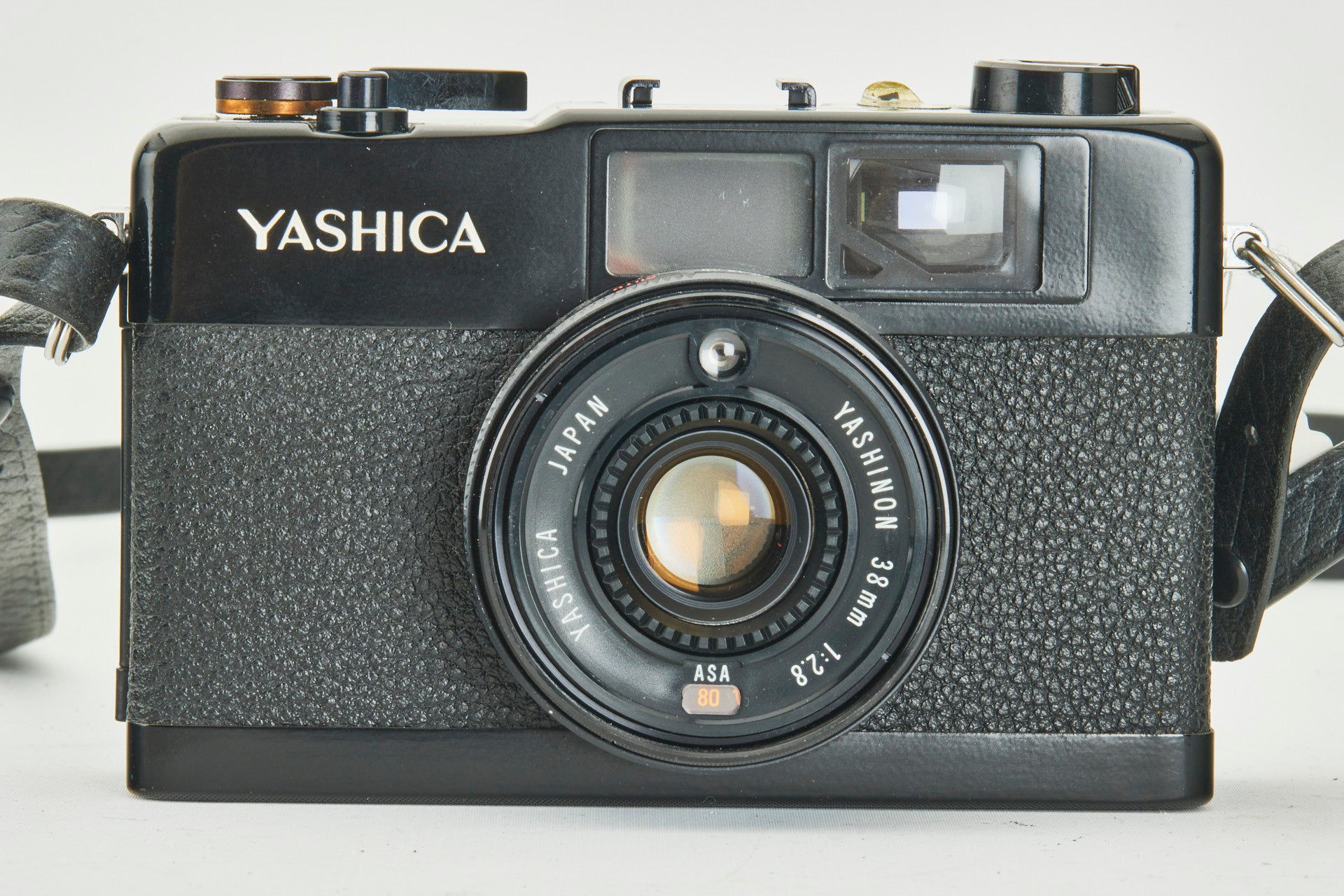 Yashica 35-ME w. Yashinon 2,8/38mm and cap Point and Shoot Kompaktkamera CE10929