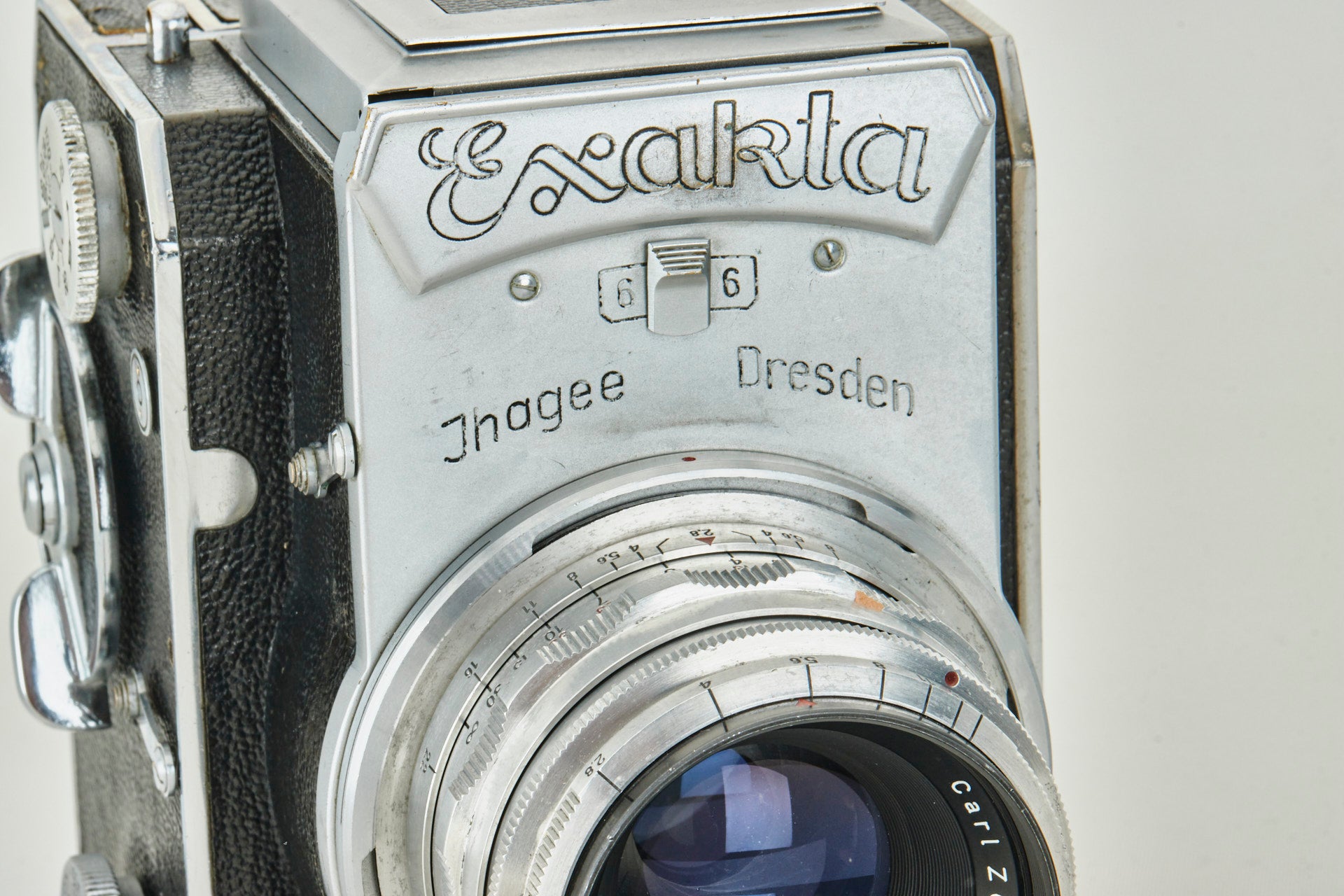 Ihagee Exakta 66 vertical Post-War w. Tessar 2.8/80mm T CE11451