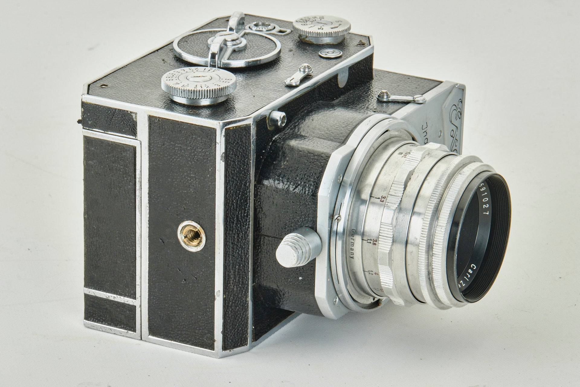 Ihagee Exakta 66 vertical Post-War w. Tessar 2.8/80mm T CE11451